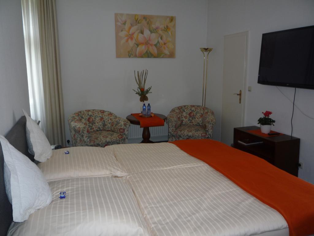 באד פירמונט Hotel Carolinenhof מראה חיצוני תמונה