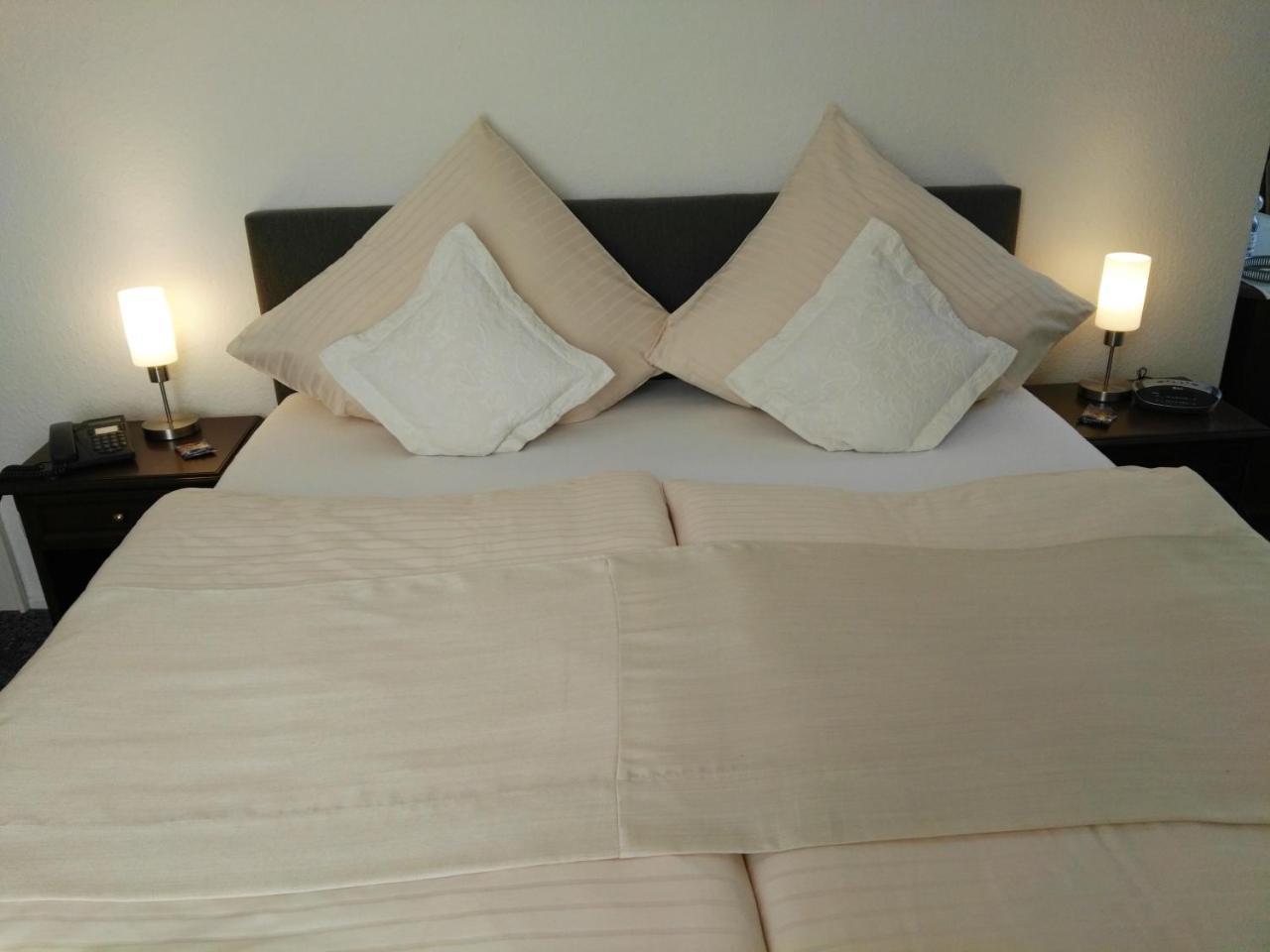 באד פירמונט Hotel Carolinenhof מראה חיצוני תמונה