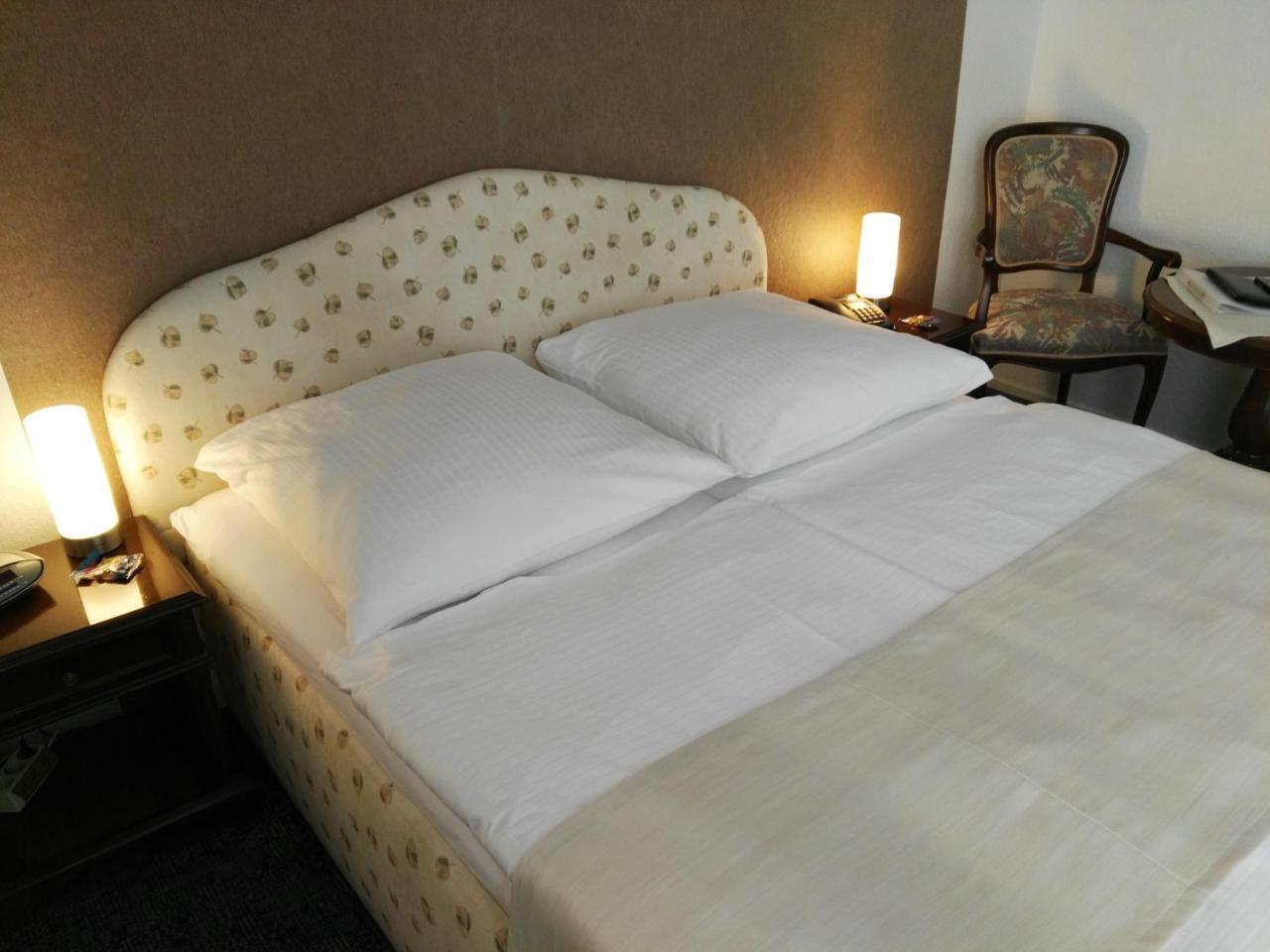 באד פירמונט Hotel Carolinenhof מראה חיצוני תמונה